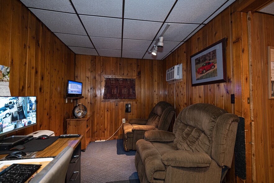 More Photos Of 5700 Butler St, Pittsburgh Auto Dealership For Sale