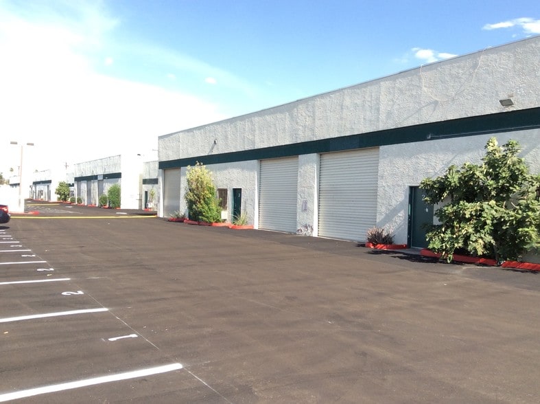 More Photos Of 431 S Stapley Dr, Mesa Warehouse For Lease