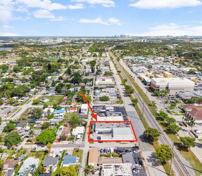 More Photos Of 1800 N Dixie Hwy, Hollywood Showroom For Sale