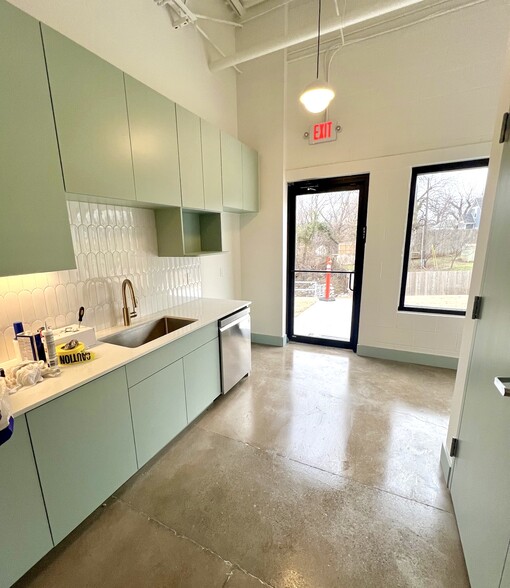 More Photos Of 142 5th St, Edmond Specialty For Lease