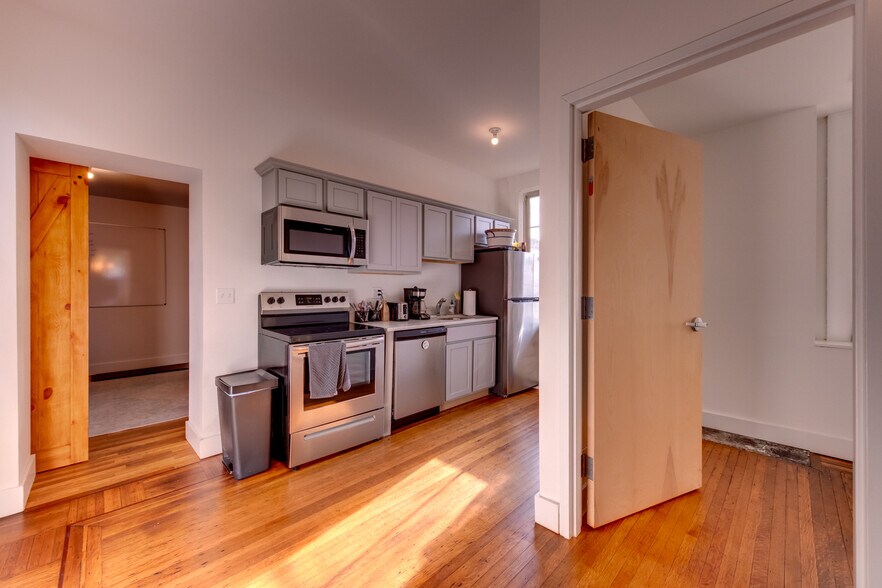 More Photos Of 209 E 4th St, Covington Office For Lease