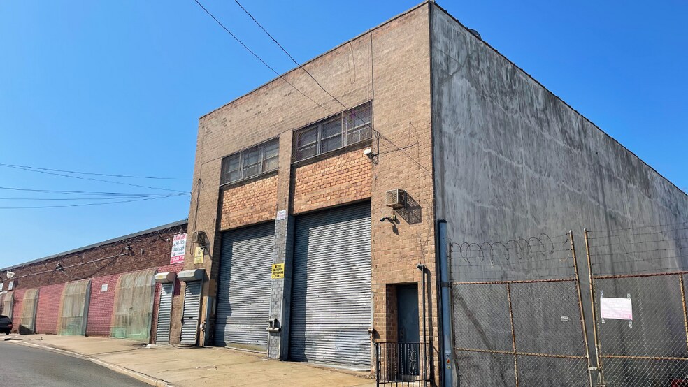 Primary Photo Of 5824 64th St, Maspeth Warehouse For Sale
