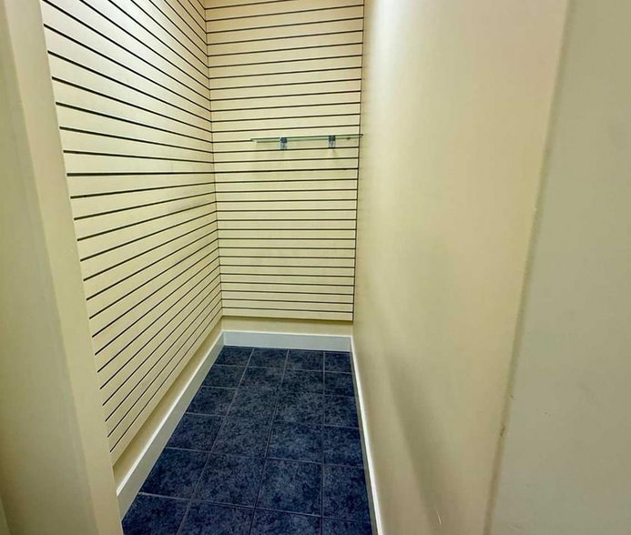 More Photos Of 5212 48 St, Red Deer Office For Sale