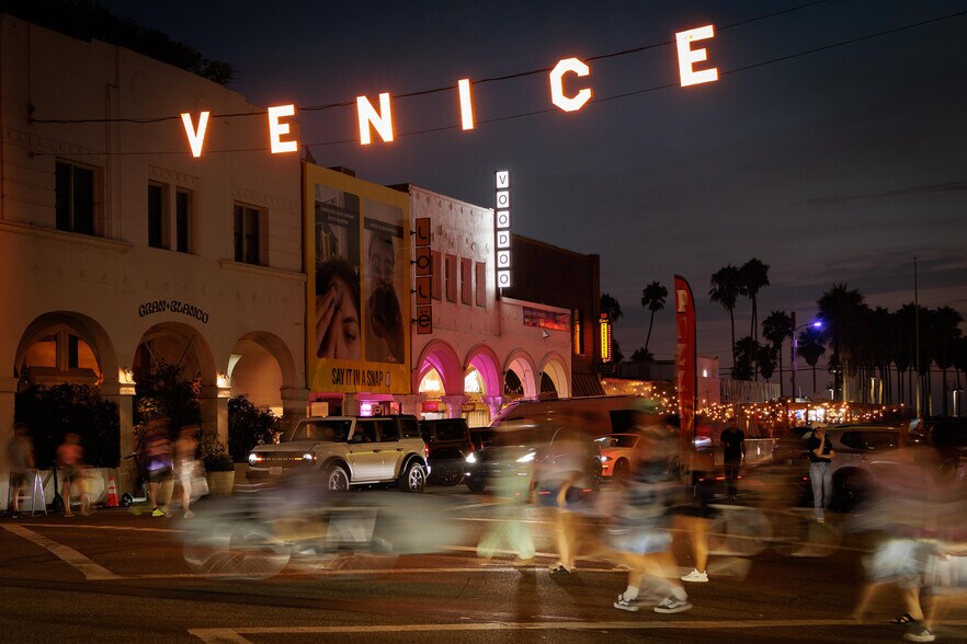 More Photos Of 62-66 Windward Ave, Venice Storefront Retail Office For Lease