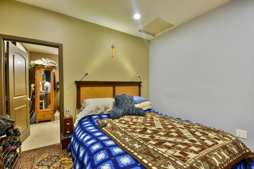 More Photos Of 1515-1517 N Main St, Santa Ana Storefront For Lease