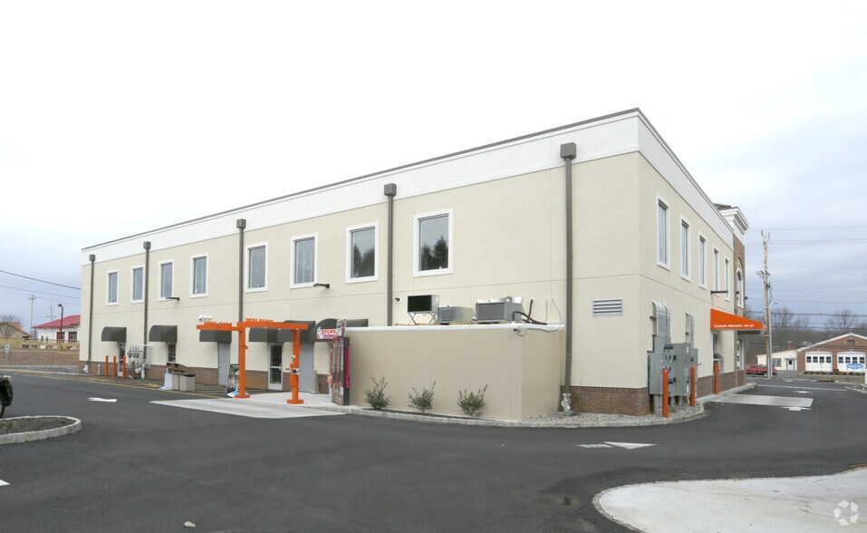 More Photos Of 123 State Route 33, Manalapan Township Storefront Retail Office For Lease