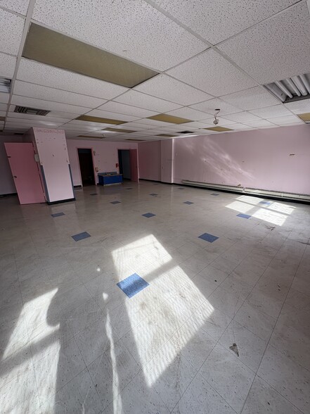 More Photos Of 33 Somers St, Brooklyn Schools For Lease