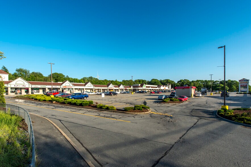 More Photos Of 4171 N Main St, Fall River Unknown For Lease