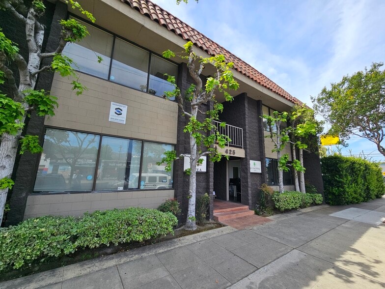 Primary Photo Of 425 S Victory Blvd, Burbank Office For Lease