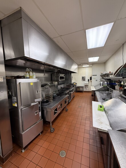 More Photos Of 132 Keller St, Petaluma Restaurant For Sale