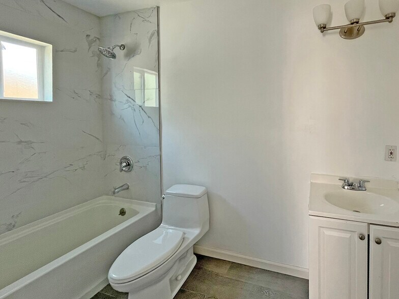 More Photos Of 1705 Kenwood St, Sacramento Apartments For Sale