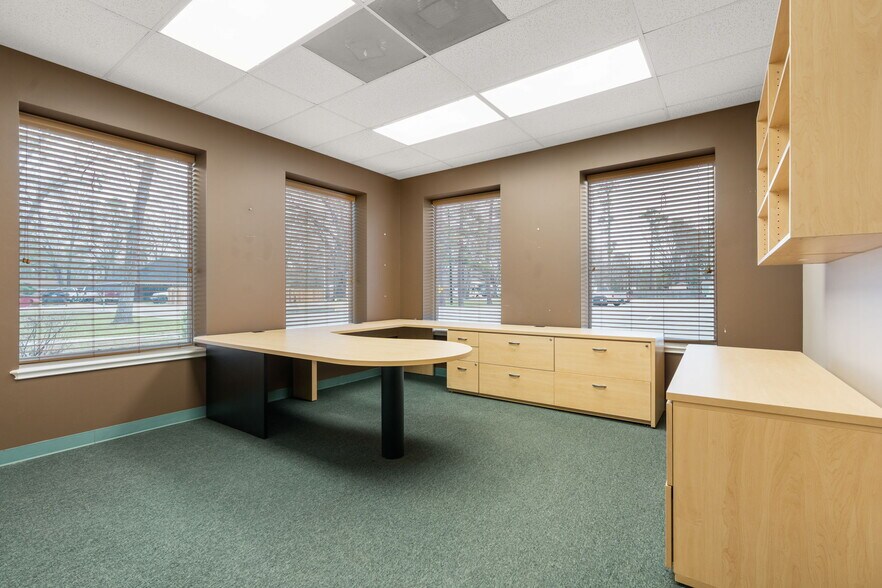 More Photos Of 2200 Sciaaca Rd, Spring Office For Sale