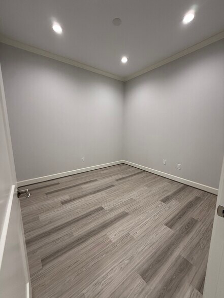 More Photos Of 1630 W Prosper Trl, Prosper Medical For Lease