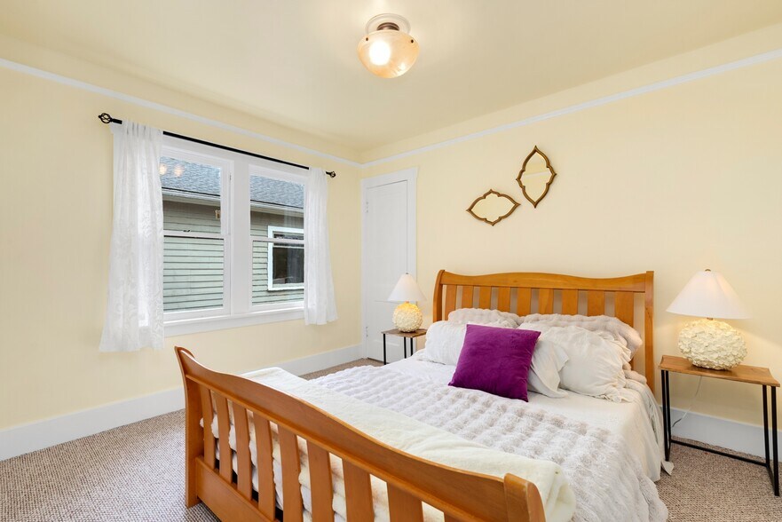 More Photos Of 410 N 46th St, Seattle Apartments For Sale