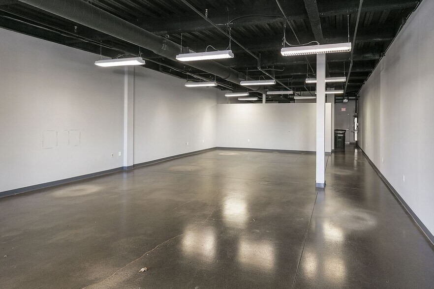 More Photos Of 1143 Oak Ridge Tpke, Oak Ridge Restaurant For Sale