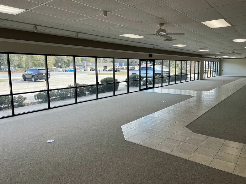 More Photos Of 542057 US 1 Hwy, Callahan Freestanding For Sale
