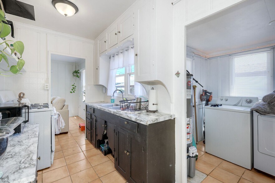 More Photos Of 4918 Del Monte Ave, San Diego Multifamily For Sale
