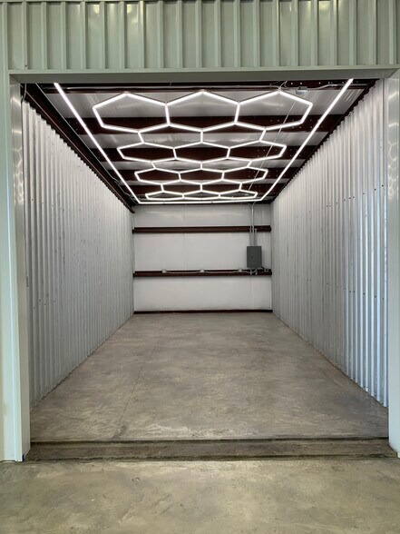 More Photos Of 10819 Paulus Dr, Houston Industrial For Sale