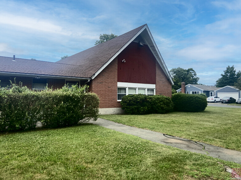 Primary Photo Of 222 Farmington Ave, Plainville Religious Facility For Sale