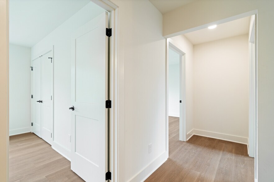 More Photos Of 2636 White Plns Wy, Knoxville Multifamily For Sale