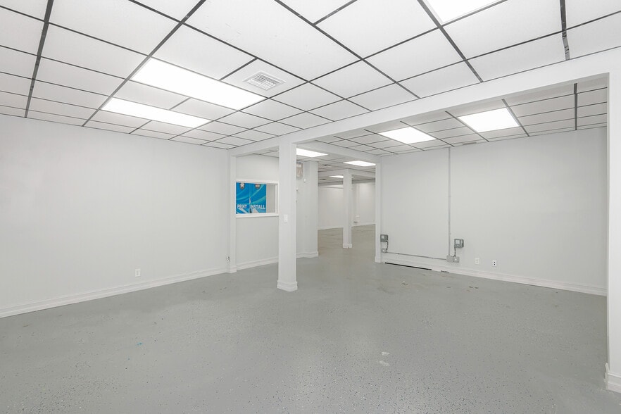 More Photos Of 3650 Coral Ridge Dr, Coral Springs Light Manufacturing For Sale