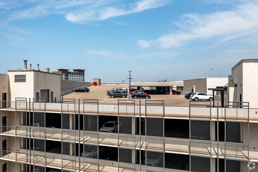 More Photos Of 110 W Cityline Dr, Richardson Apartments For Lease