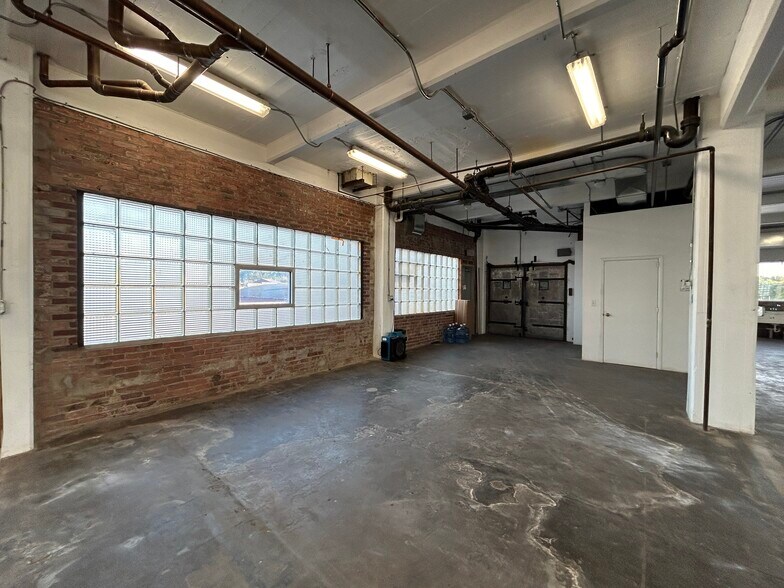 More Photos Of 1645 Blue Rock St, Cincinnati Light Manufacturing For Lease