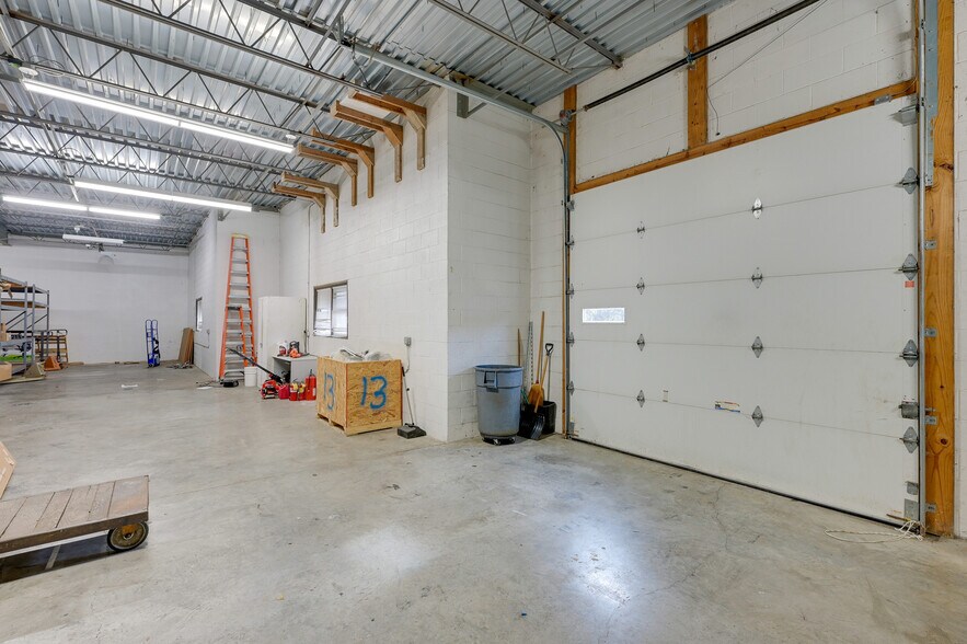More Photos Of 700 Taylor Ave, Columbus Light Distribution For Sale