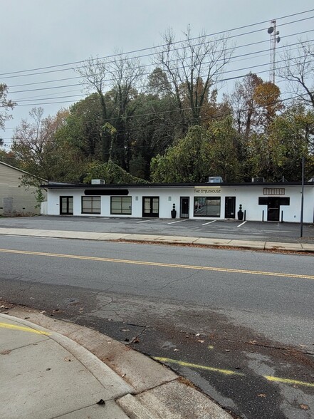 Primary Photo Of 3348-3352 Commonwealth Ave, Charlotte Unknown For Lease