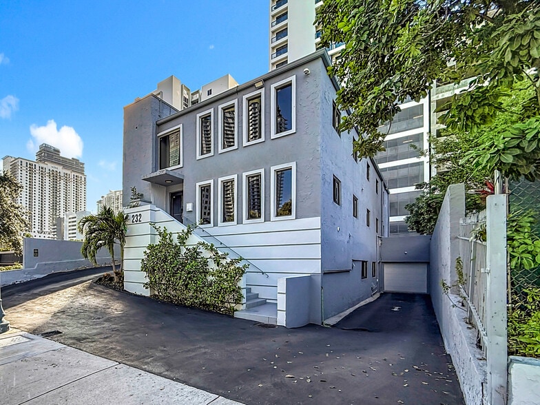More Photos Of 232 SW 8th St, Miami Medical For Sale