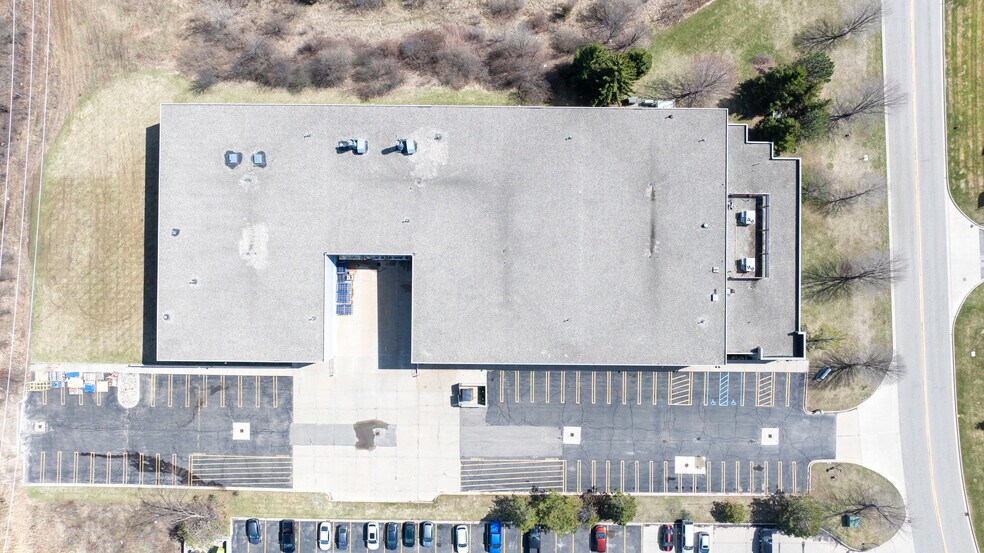 More Photos Of 4200 N Atlantic Blvd, Auburn Hills Manufacturing For Lease