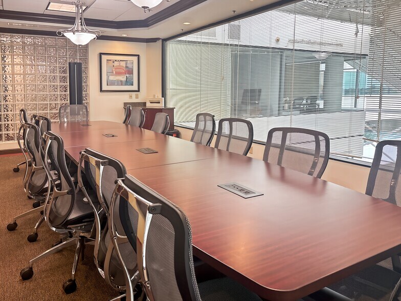 More Photos Of 4651 Salisbury Rd, Jacksonville Coworking Space