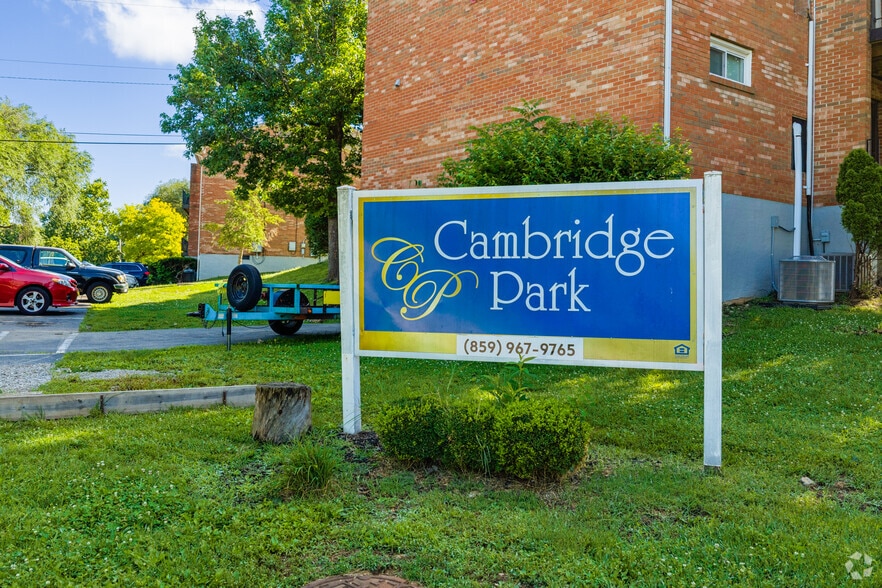 More Photos Of 2045 Cambridge Dr, Lexington Apartments For Sale