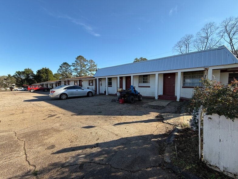 More Photos Of 11501 E Highway 85, Woodbury Hotel For Sale