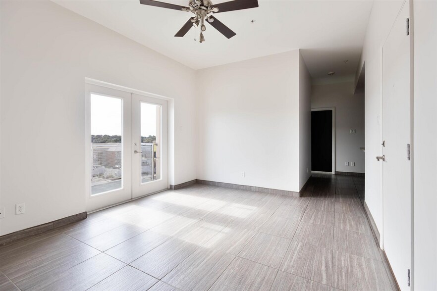 More Photos Of 502 Shiloh Dr, Laredo Apartments For Sale