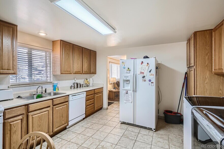 More Photos Of 512 Maple St, Golden Apartments For Sale
