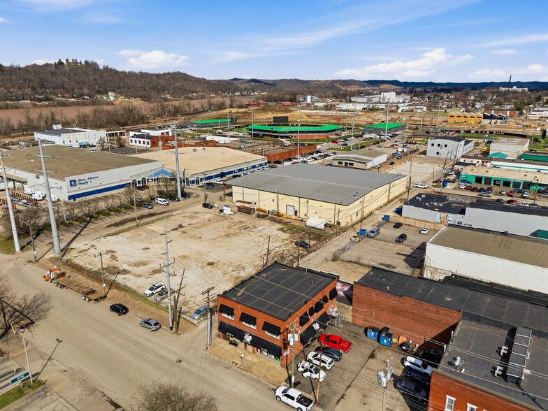 More Photos Of 212 20th St, Huntington Storefront Retail Residential For Sale