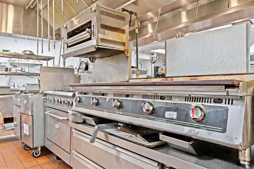 More Photos Of 8733/8739 Hwy 17 Bypass N Byp, Myrtle Beach Office For Sale