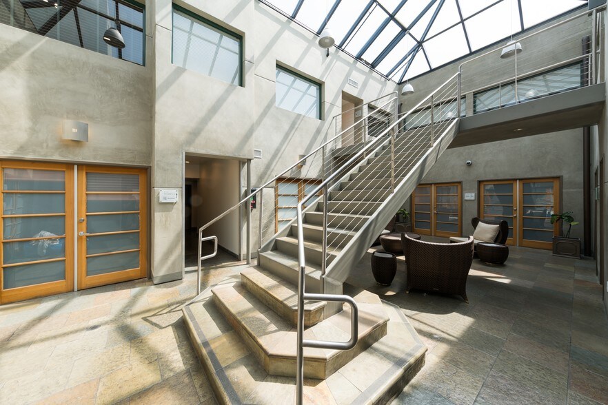 More Photos Of 7257 Beverly Blvd, Los Angeles Loft Creative Space For Lease