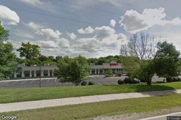 More Photos Of 330 E Main St, Rockton Unknown For Lease