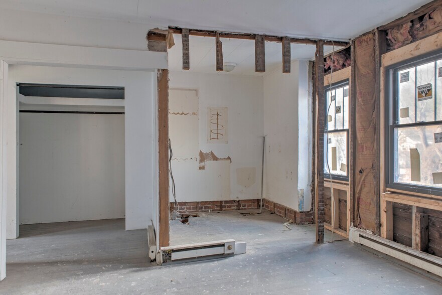 More Photos Of 130 Main St, Winchester Apartments For Sale