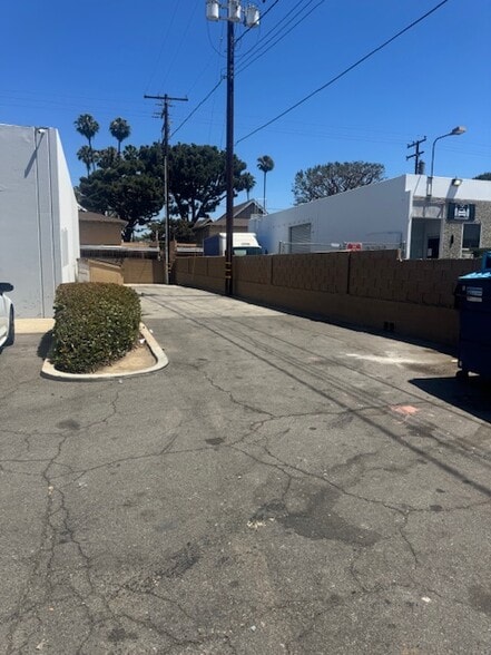 More Photos Of 6900 Knott Ave, Buena Park Warehouse For Lease