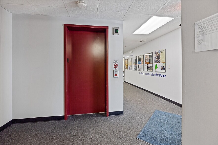 More Photos Of 323 State St, Augusta Office Residential For Sale