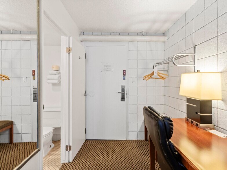 More Photos Of 100 W F St, Casper Hotel For Sale