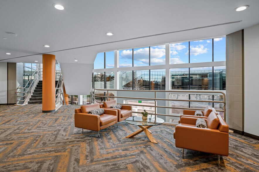 More Photos Of 7600 E Orchard Rd, Greenwood Village Office For Lease