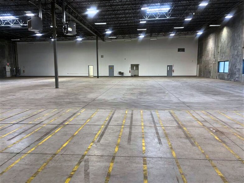 More Photos Of 7700 CF Jordan Dr, El Paso Warehouse For Lease