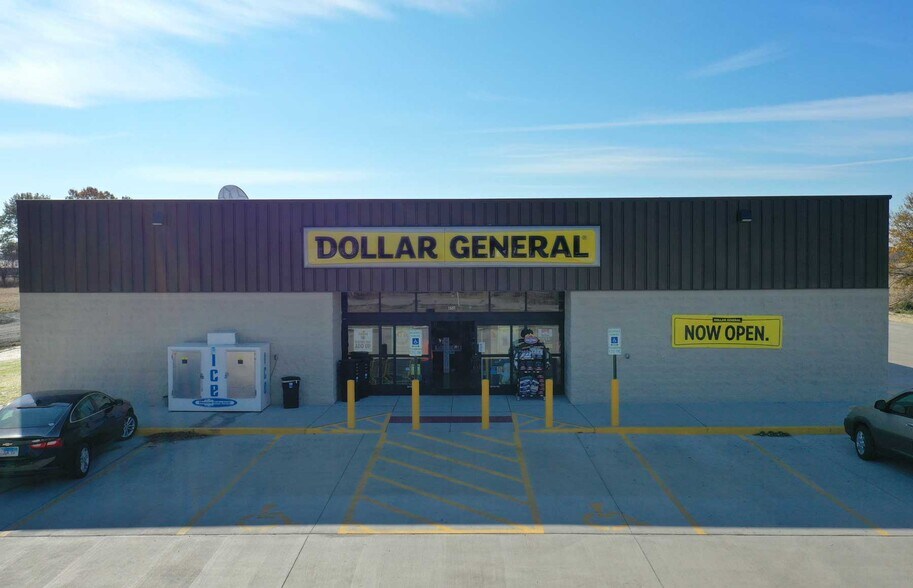 Primary Photo Of 450 W Cumberland Rd, Brownstown General Retail For Sale