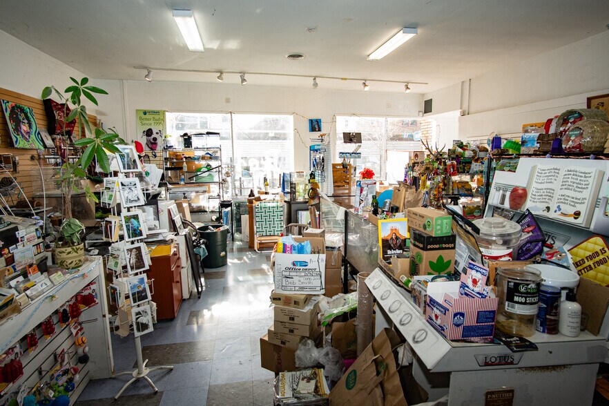 More Photos Of 1566-1574 4th St, San Rafael Storefront Retail Office For Sale