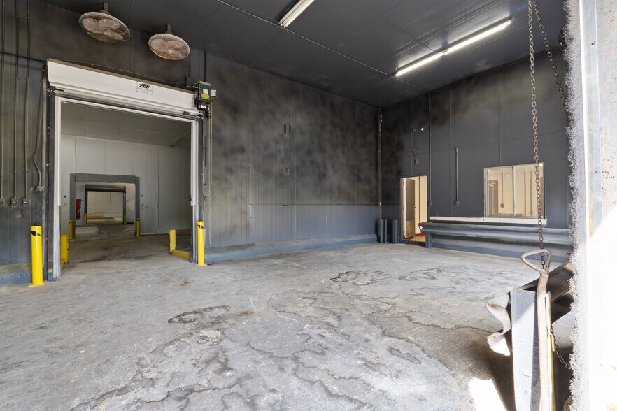 More Photos Of 25 Word St, Fairburn Warehouse For Sale