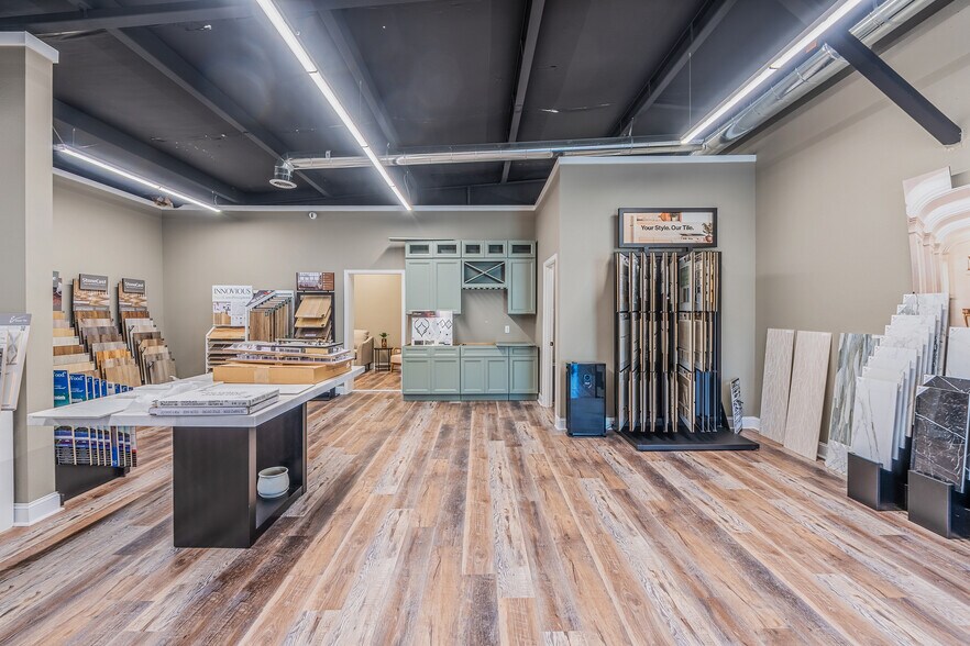 More Photos Of 1003 S Redmond Rd, Jacksonville Freestanding For Sale